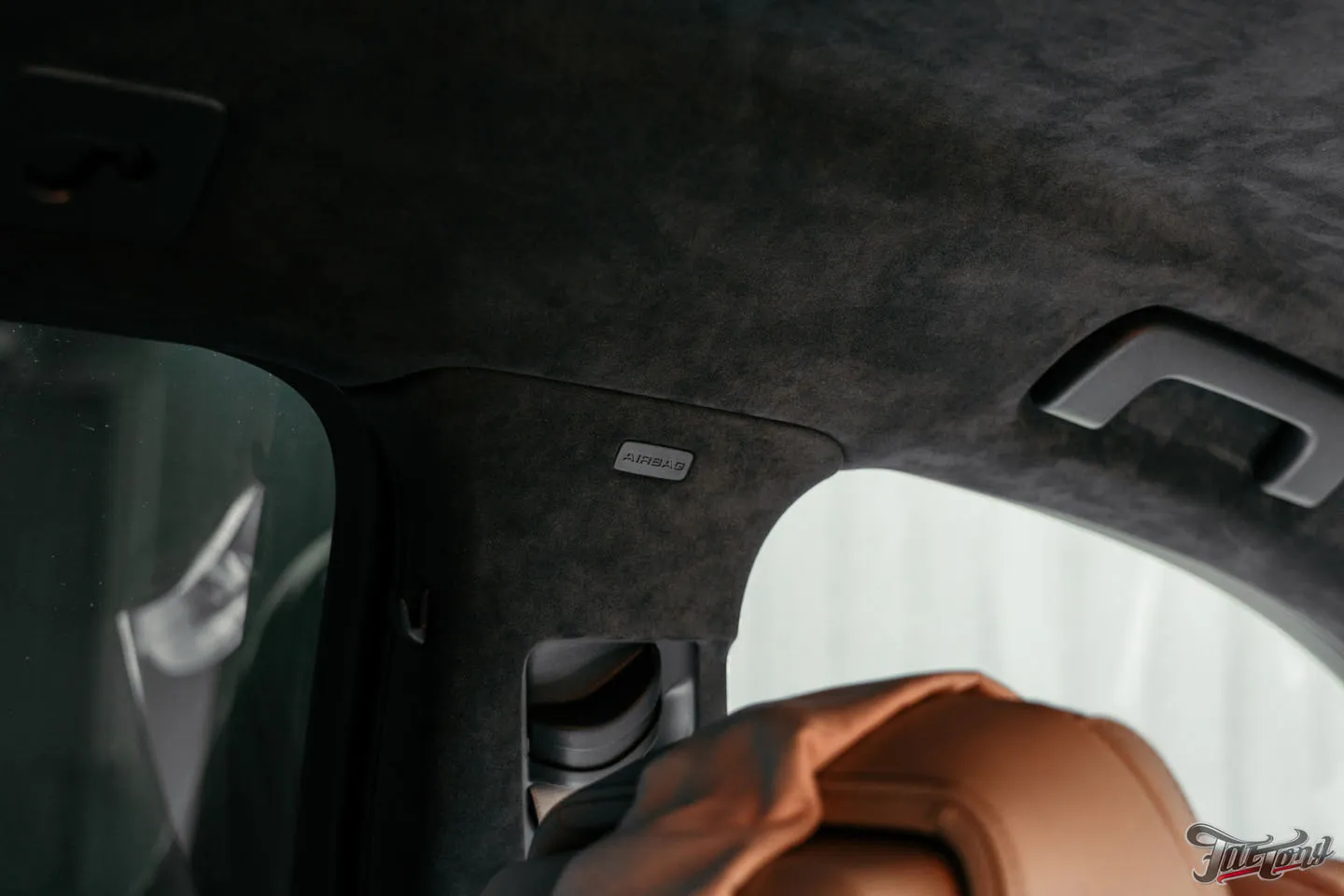 Комплексная шумоизоляция и перетяжка потолка в алькантару для Audi A6 Allroad